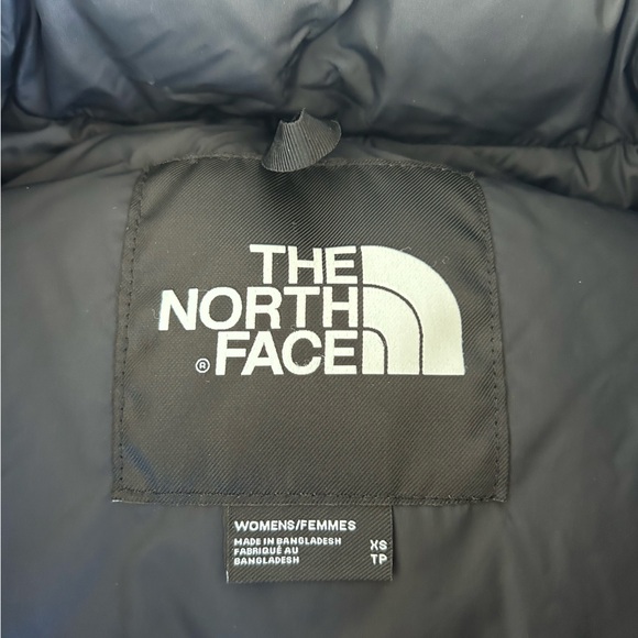 North Face Retro Nuptse Women’s Puffer Jacket - Picture 2 of 6